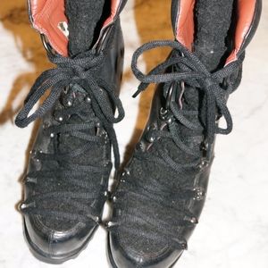 Luxury Rebel Wedge Black Leather/Sherpa Women's 36